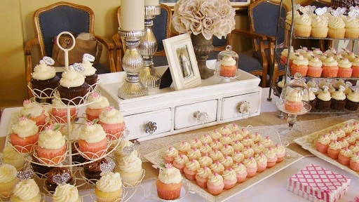 Diamond Dust Bakery & Coffee Shop
